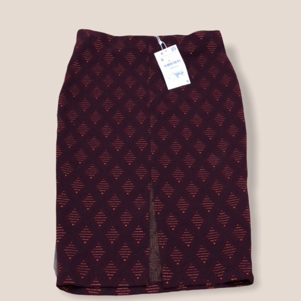 Zara Burgundy Diamond-Pattern Pencil Skirt